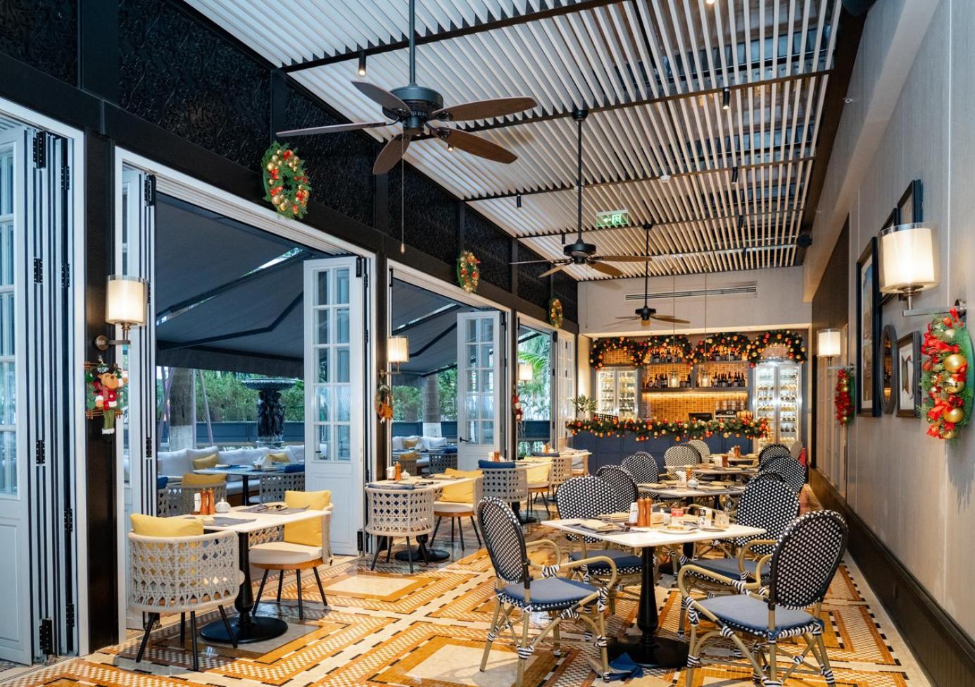 Indigo Overseas Chinese Town By Ihg